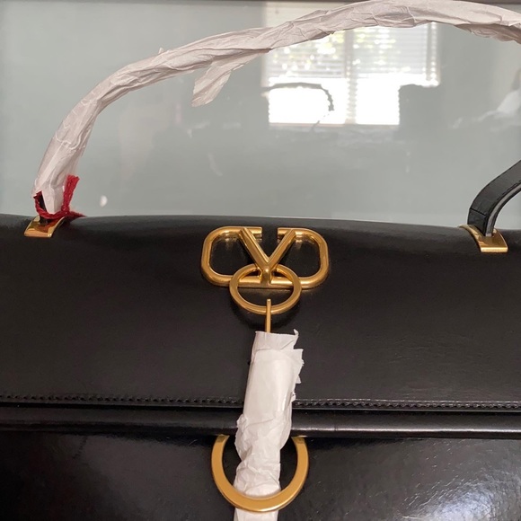 NWT Valentino Vlogo V Chain Top Handle Leather Handbag in Black - Picture 7 of 10